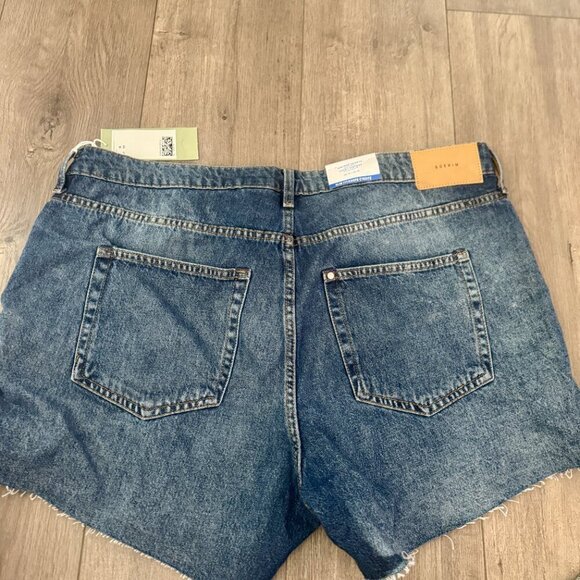 H&M &Denim Vintage High-Waisted Jean Shorts – Size 18 - Picture 2 of 5